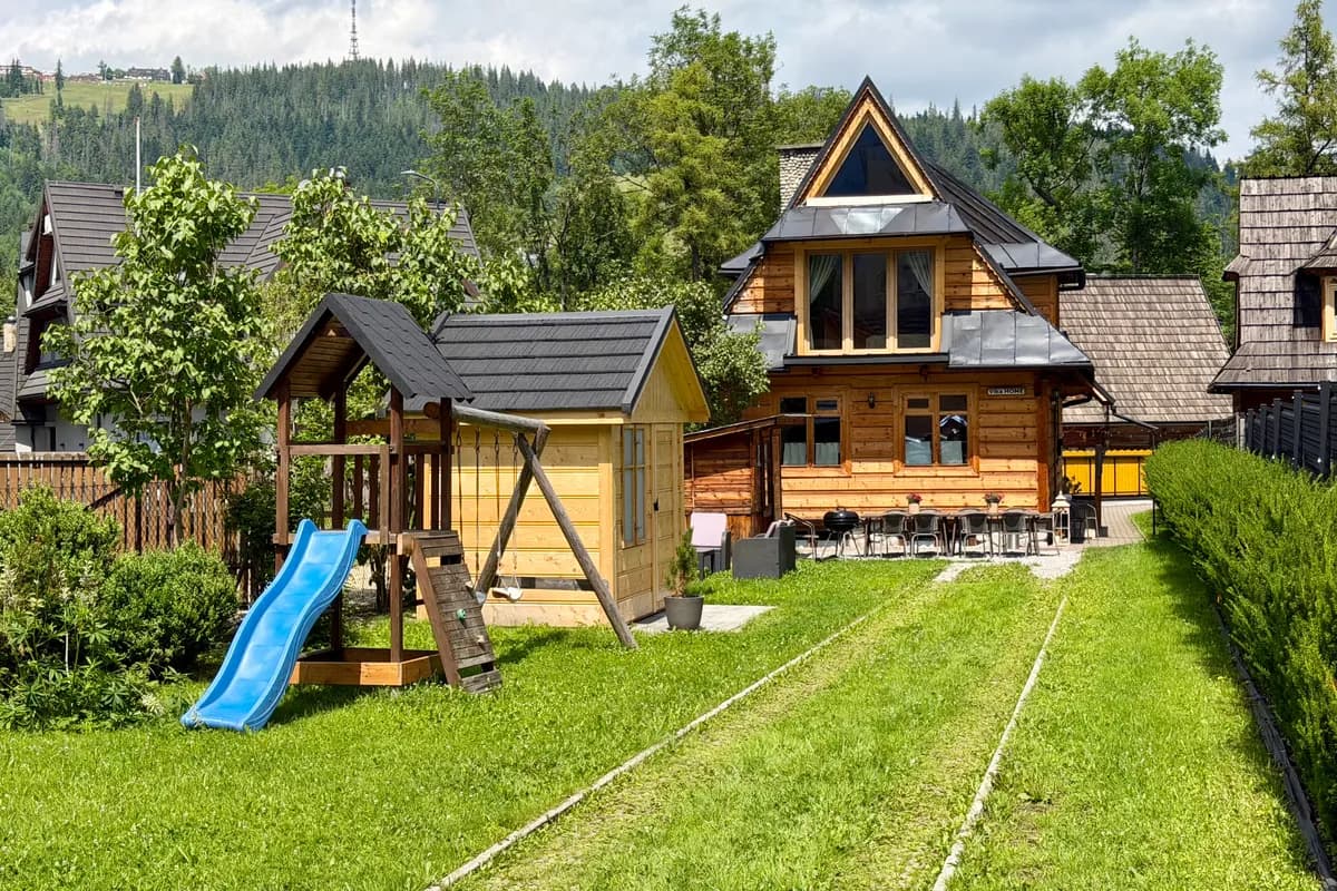 Vika Home w Zakopanem — dom z ogrodem i placem zabaw